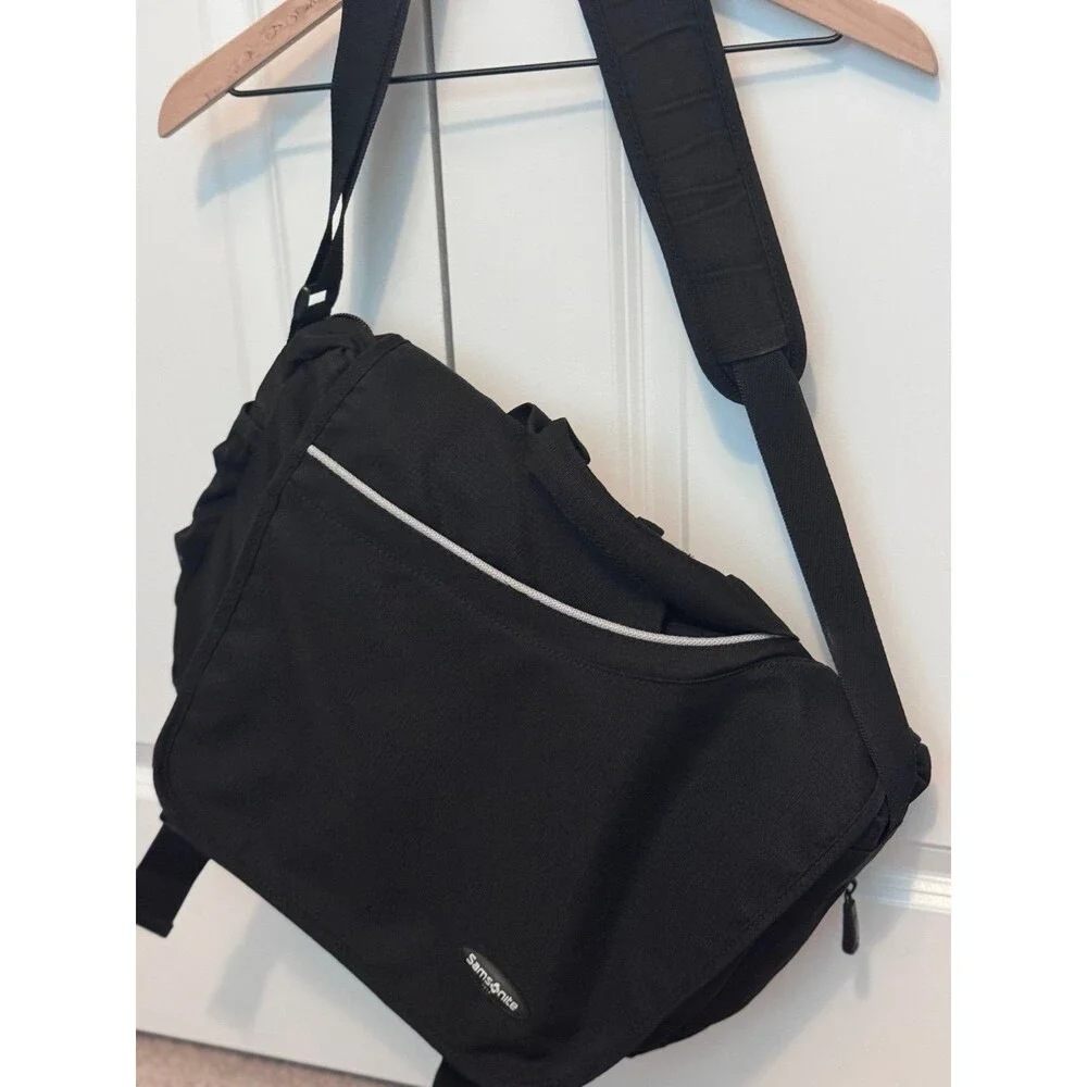 Samsonite Brand, Computer/Laptop Black, Carrying Bag W/Handle & Shoulder Strap